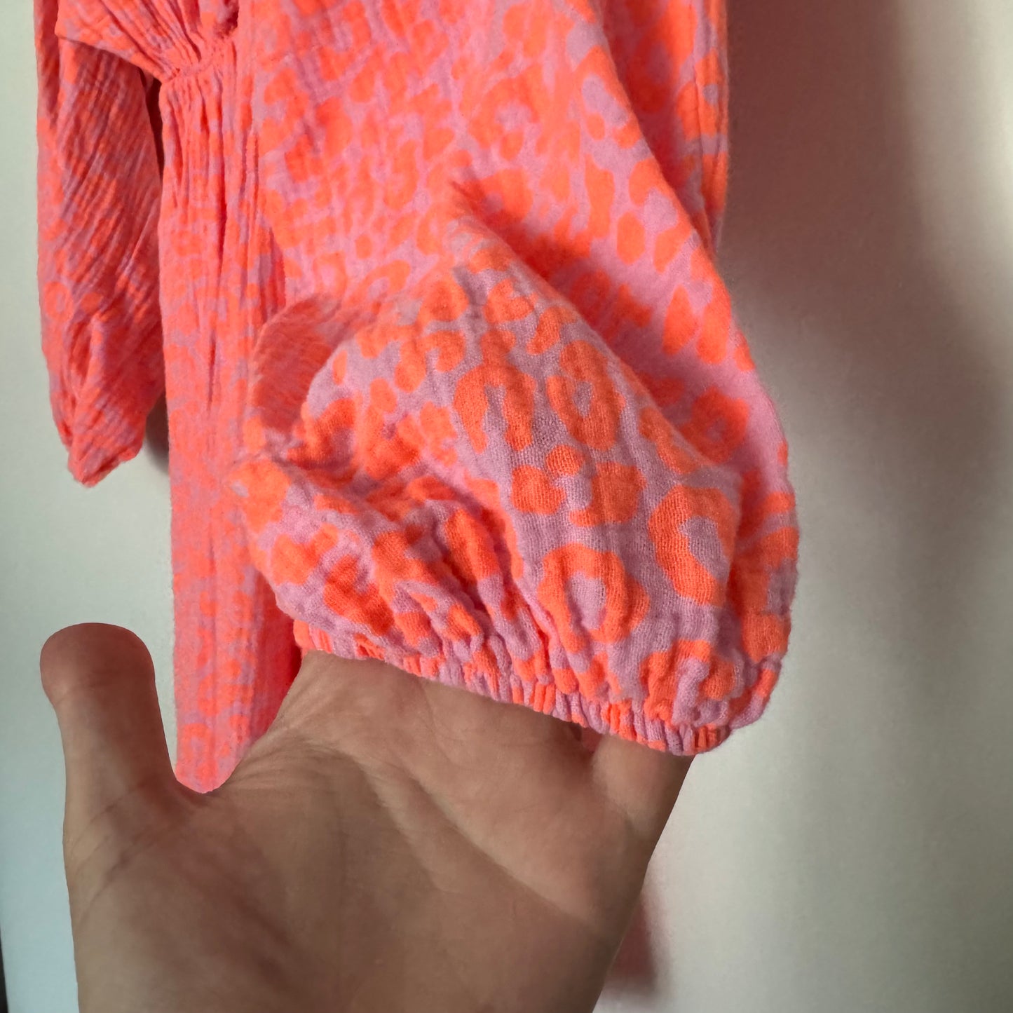 Musselin Kleid Leo Neon Orange mit langen Ärmeln