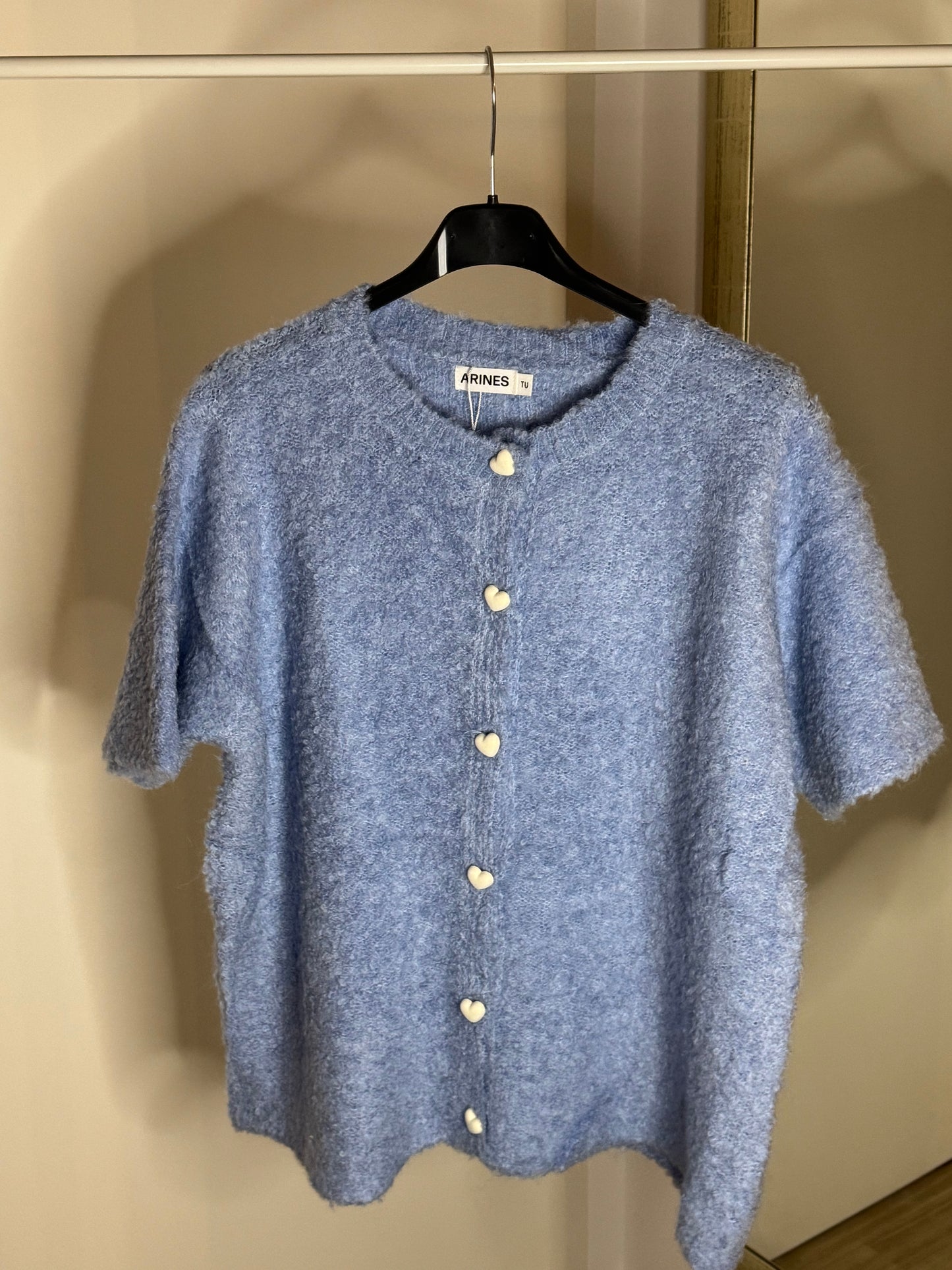Cardigan mit herzförmigen Knöpfen - blau
